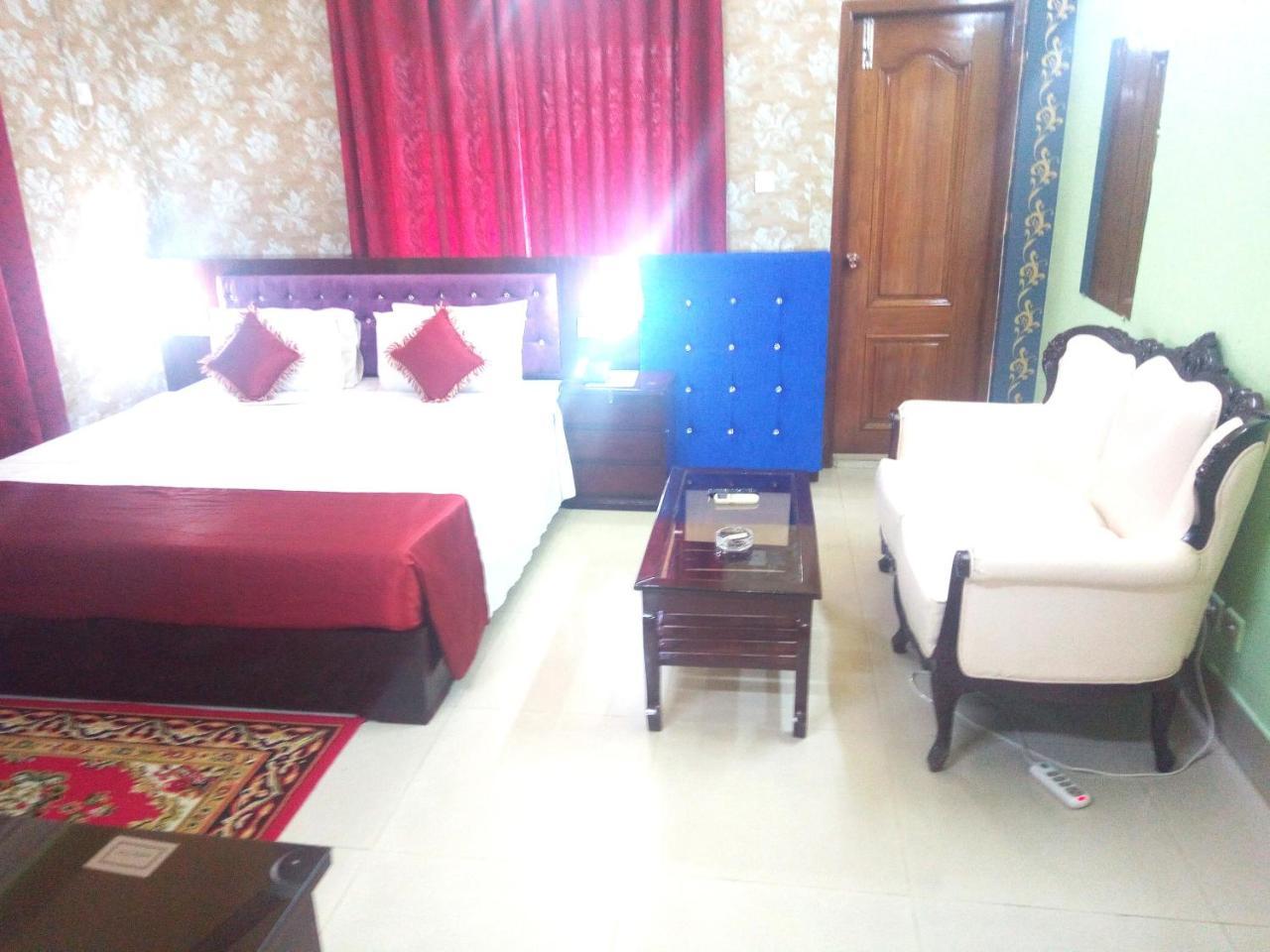 Hotel Lake View Plaza Dhaka Esterno foto