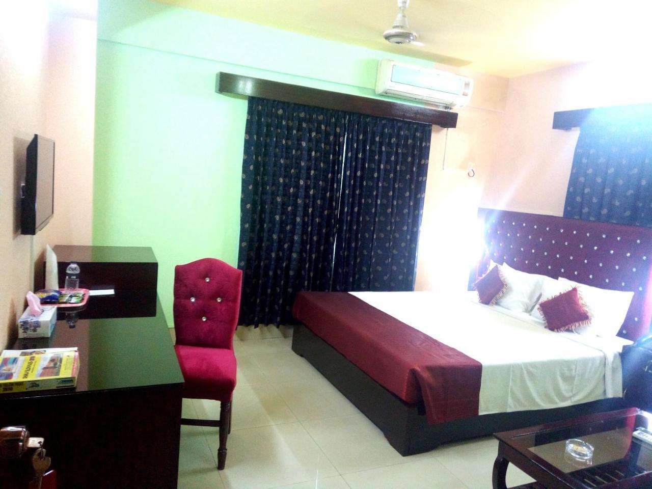 Hotel Lake View Plaza Dhaka Esterno foto