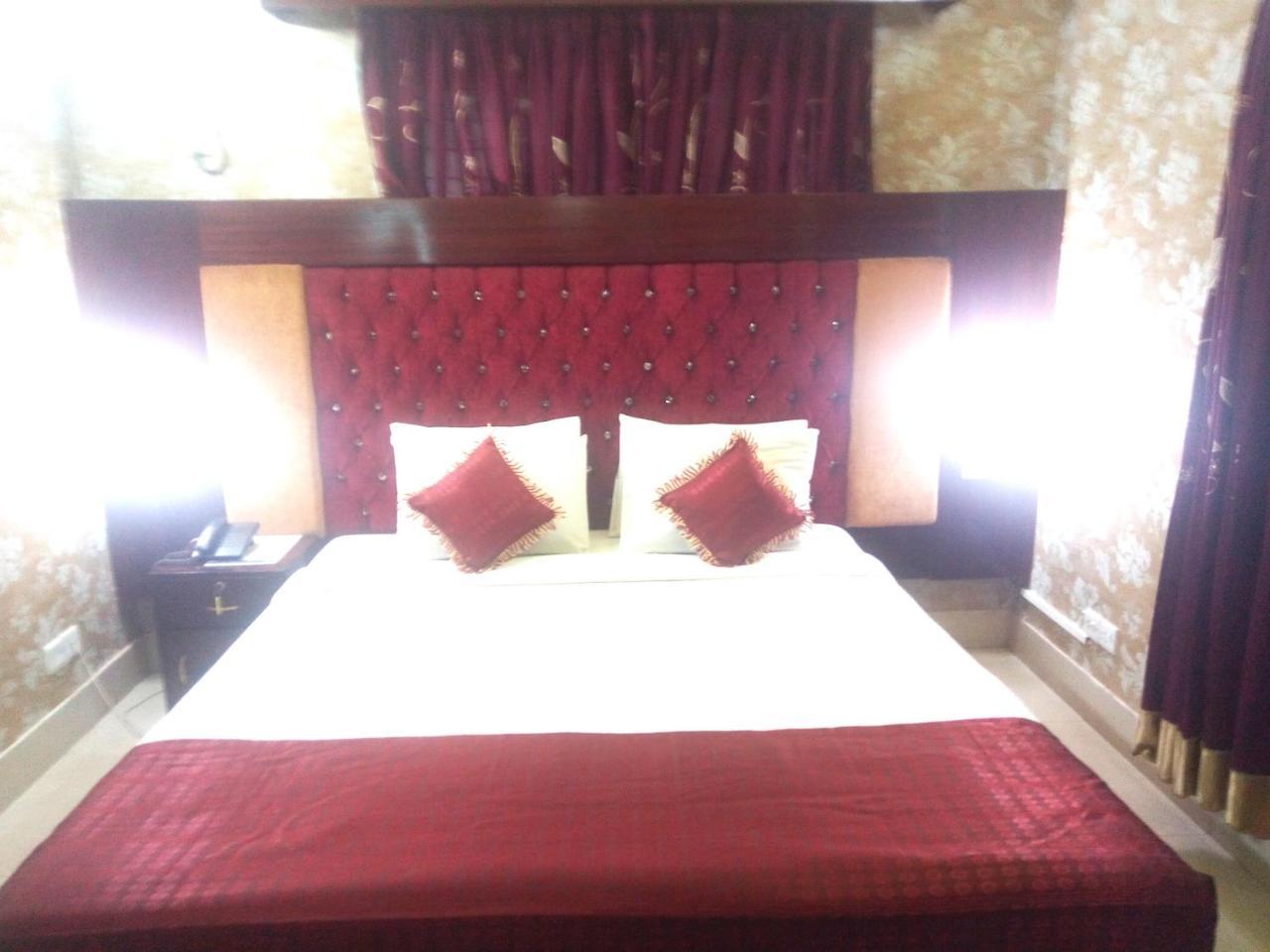 Hotel Lake View Plaza Dhaka Esterno foto