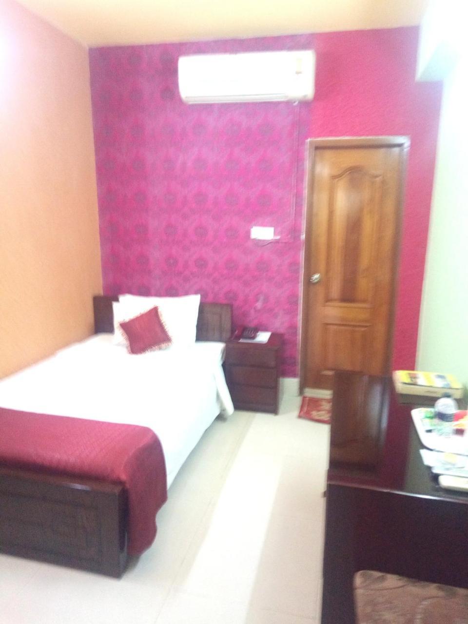 Hotel Lake View Plaza Dhaka Esterno foto