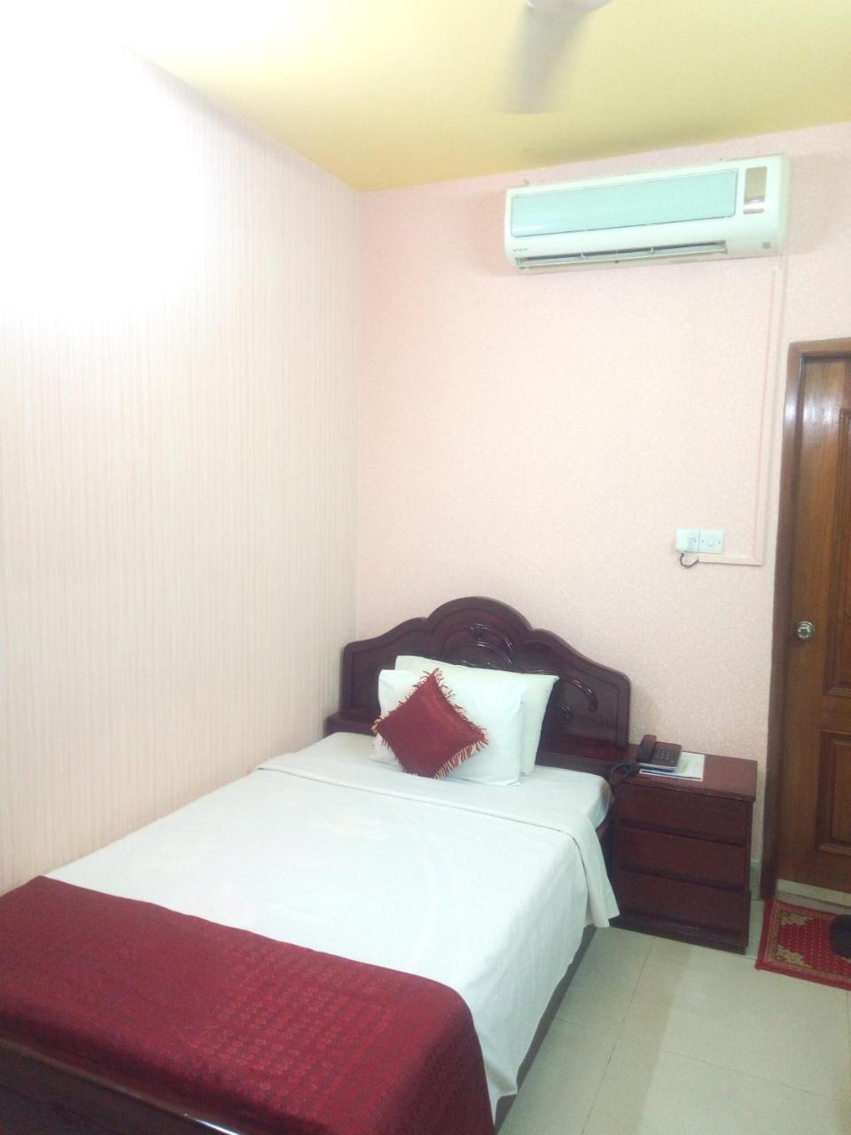 Hotel Lake View Plaza Dhaka Esterno foto