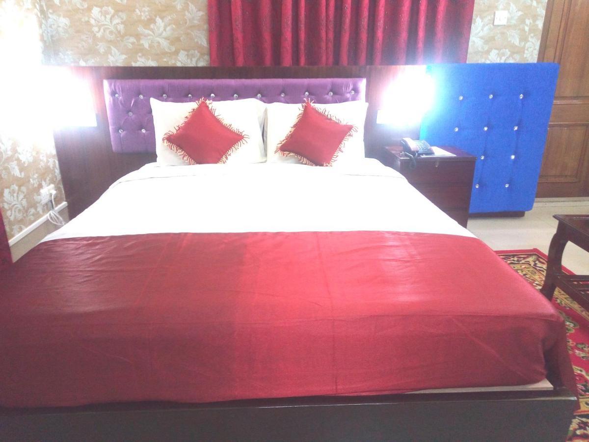 Hotel Lake View Plaza Dhaka Esterno foto